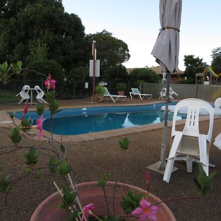 Bundaberg East Cabin And Tourist Park ภายนอก รูปภาพ