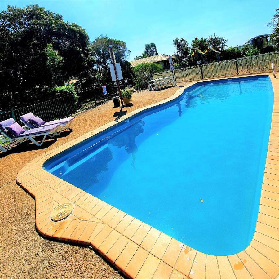 Bundaberg East Cabin And Tourist Park ภายนอก รูปภาพ
